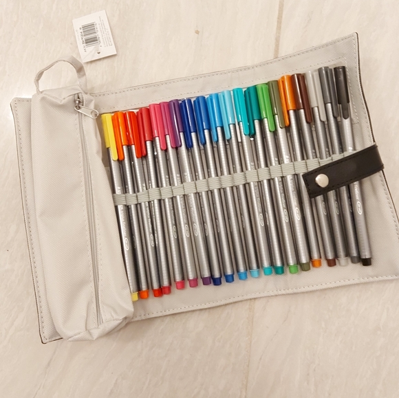 Staedtler triplus fineliner 20pk with pencil case - Picture 3 of 6